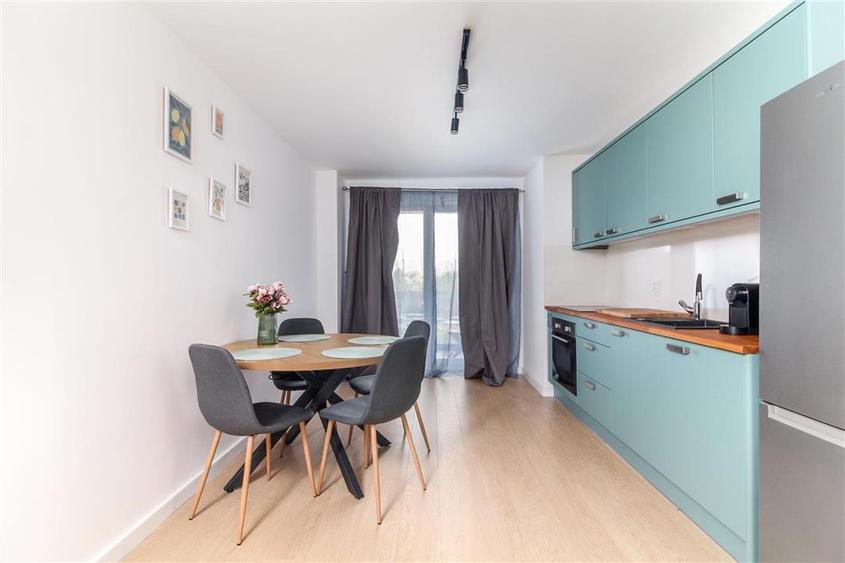 Apartament cu 3 camere semidecomandat, mobilat în Gheorgheni