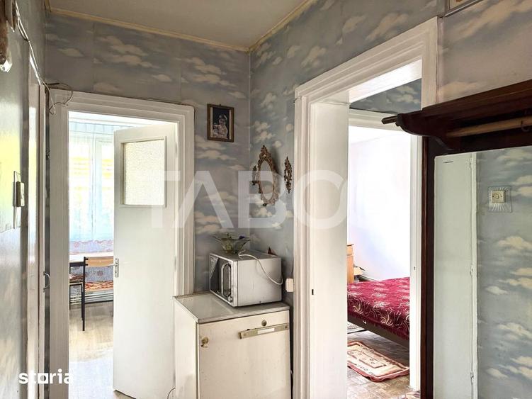 Apartament cu 3 camere decomandat în Gruia