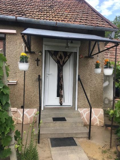 Casă cu 2 camere cu Teren 5000 Mp în Sanislău