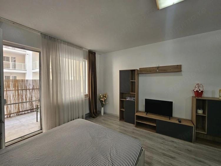 Apartament cu 2 camere decomandat în Pietroasa