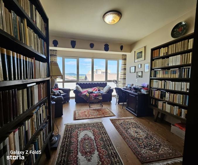 Apartament cu 4 camere semidecomandat în Nufărul