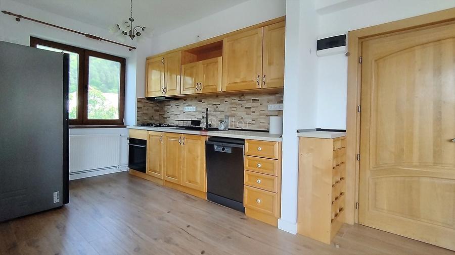 Apartament cu 4 camere decomandat, mobilat în Centrul Istoric