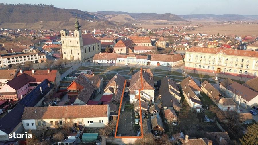 Casă cu 4 camere cu Teren 317 Mp în Central