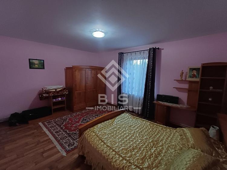 Casă individuală cu 5 camere cu Canalizare în Caila