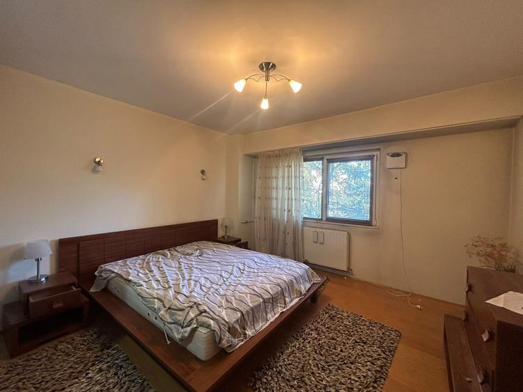 Apartament cu 3 camere în Calea Călărașilor