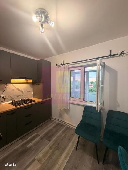 Apartament cu 3 camere decomandat, mobilat în Central