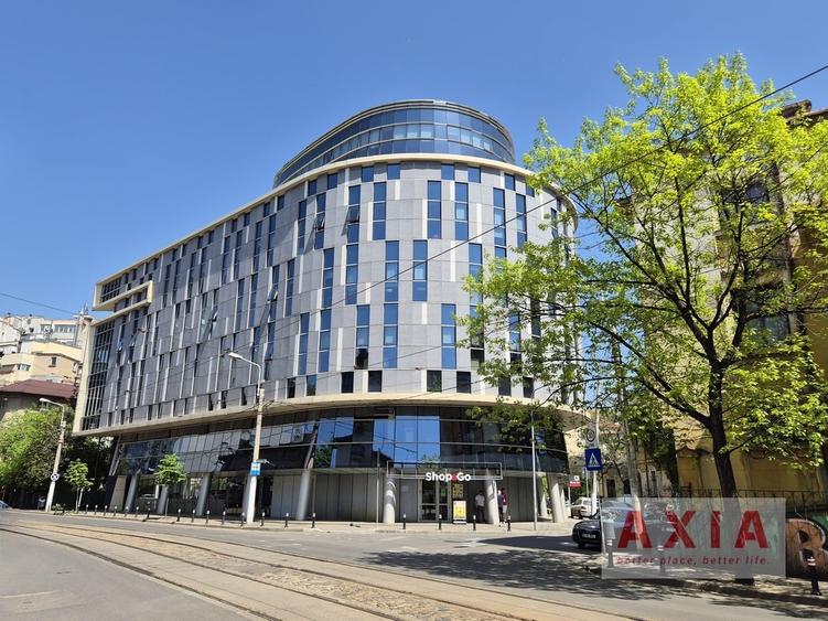Birou, de 310 mp, în Universitate