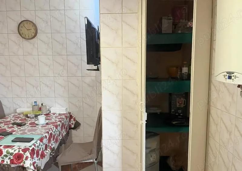 Apartament cu 4 camere, mobilat în Vitan