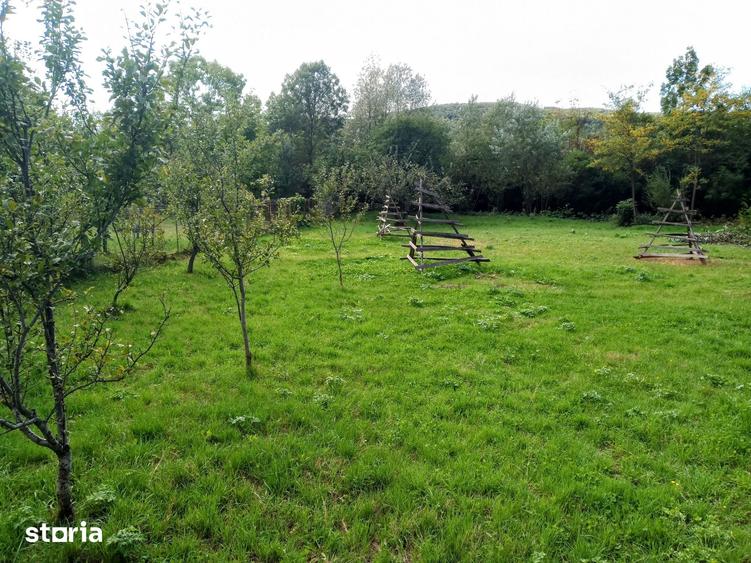 Teren de 680 mp, în Podul Lung