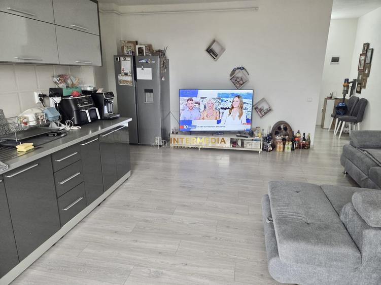 Apartament cu 3 camere decomandat, mobilat în Ampoi 3