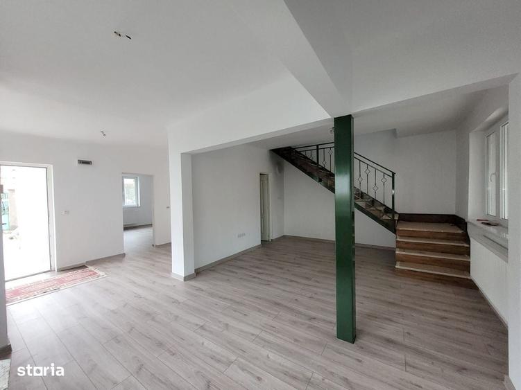 Spațiu comercial, de 100 mp, în Gruia
