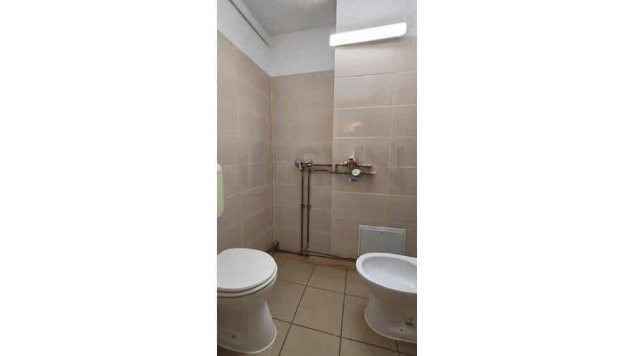 Apartament cu 4 camere decomandat, mobilat în P-ța Alba Iulia