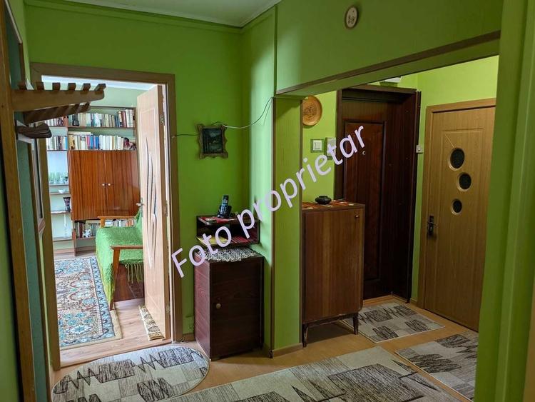 Apartament cu 3 camere decomandat în Simeria