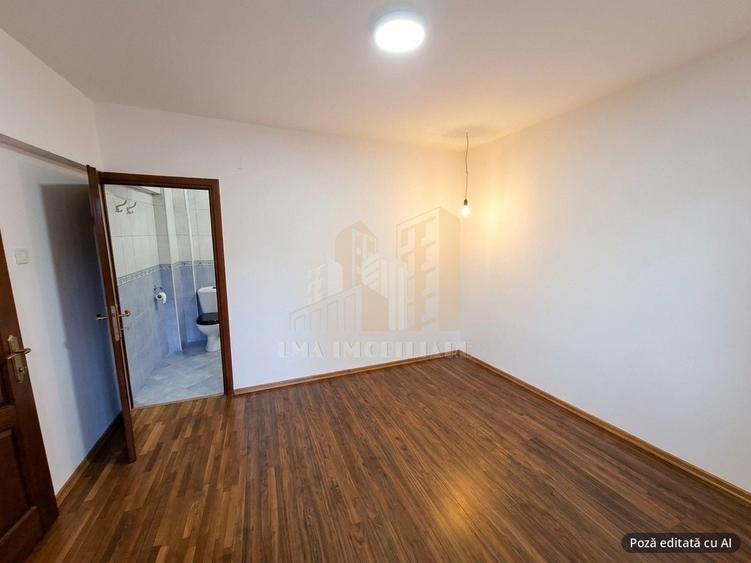 Apartament cu 4 camere semidecomandat în Triaj