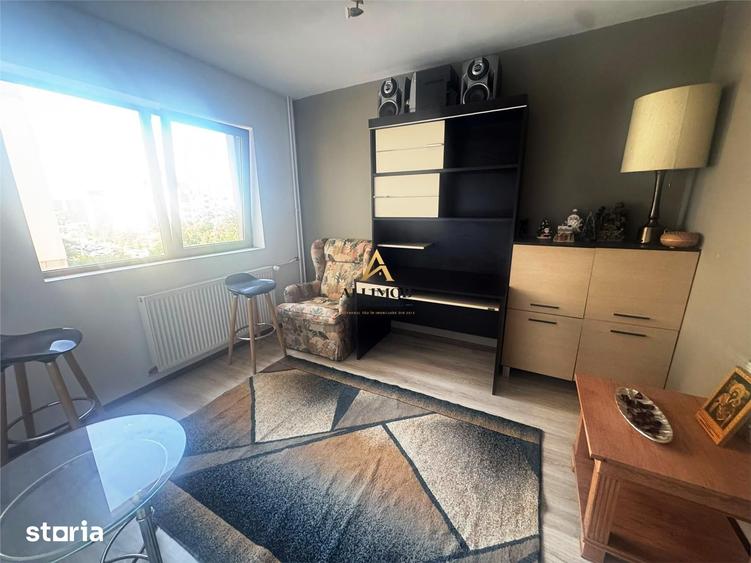 Apartament cu 3 camere, mobilat în Republicii