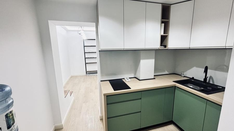 Apartament cu 3 camere în Calea Victoriei