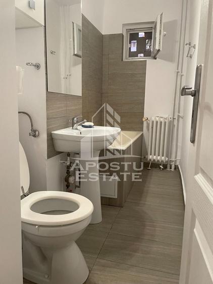 Apartament cu 2 camere semidecomandat, mobilat în Dacia