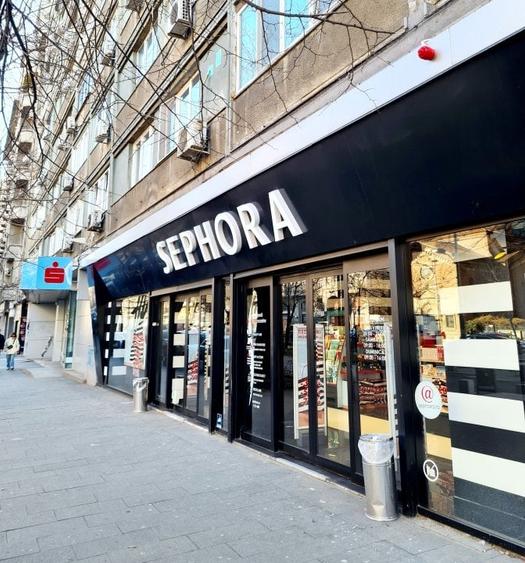Apartament cu 2 camere semidecomandat, mobilat în Universitate