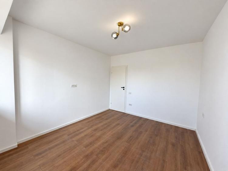 Apartament cu 3 camere semidecomandat în Gorjului