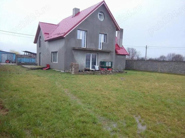 Casă cu 4 camere cu Teren 900 Mp în Gavojdia