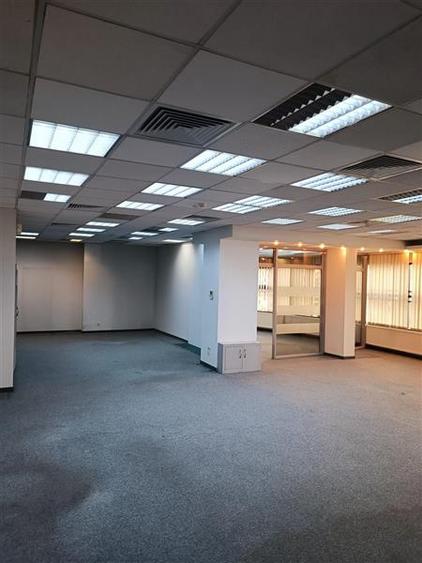 Spațiu comercial, de 470 mp, în Ultracentral