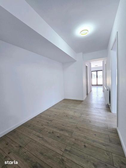 Apartament cu 4 camere decomandat în Dobroești