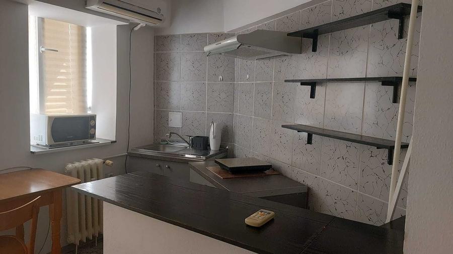 Garsonieră decomandată în Drumul Taberei