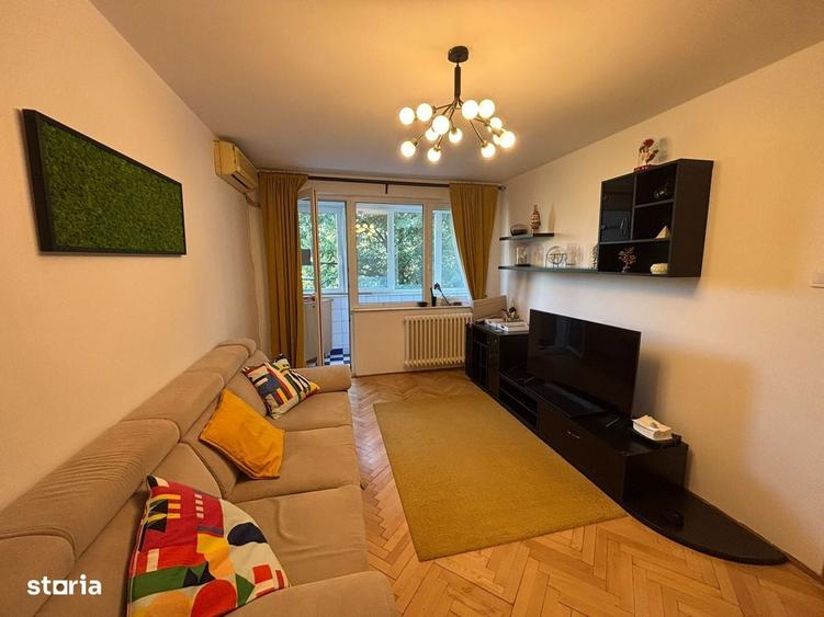 Apartament cu 3 camere decomandat în Drumul Taberei