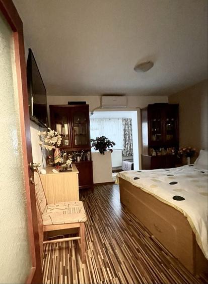 Apartament cu 3 camere decomandat în Bârlad