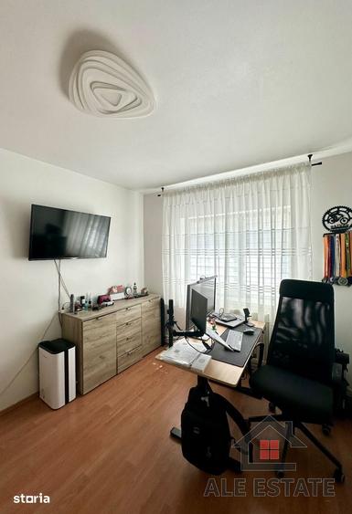 Apartament cu 4 camere decomandat în Central