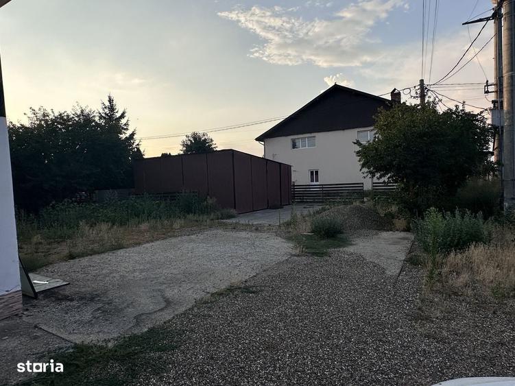 Spațiu comercial, de 1,000 mp, în Munteni