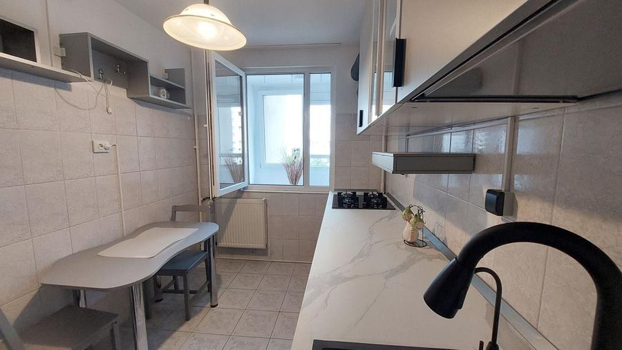 Apartament cu 3 camere circular, mobilat în Titan