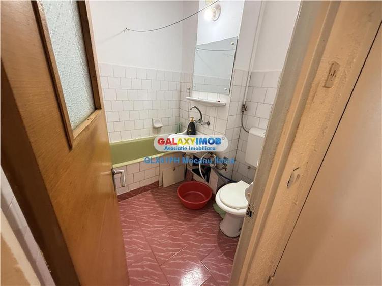 Apartament cu 3 camere decomandat în Republicii