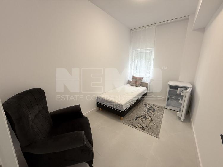 Apartament cu 3 camere decomandat, mobilat în Periferie