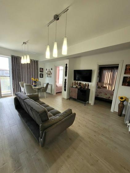 Apartament cu 3 camere semidecomandat în Nord