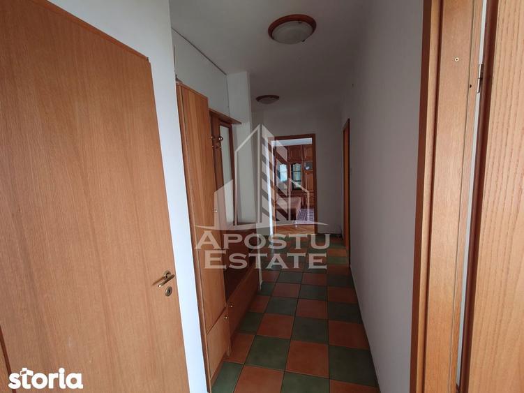 Apartament cu 3 camere, mobilat în Circumvalațiunii