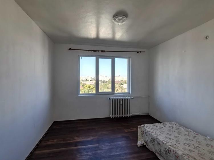 Vand apartament 3 camere