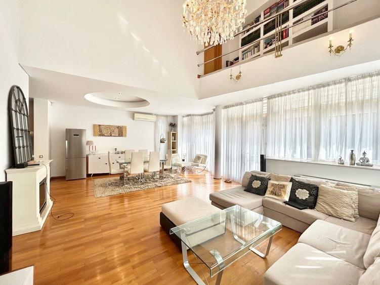 Duplex cu 4 camere cu Piscina în Iancu Nicolae