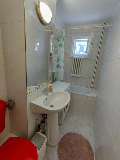 Apartament cu 2 camere nedecomandat în P-ța Unirii