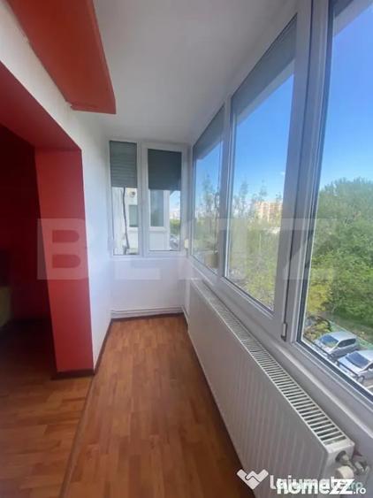 Apartament cu 4 camere decomandat în Soarelui