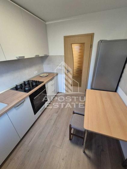 Apartament cu 3 camere decomandat, mobilat în P-ța Unirii