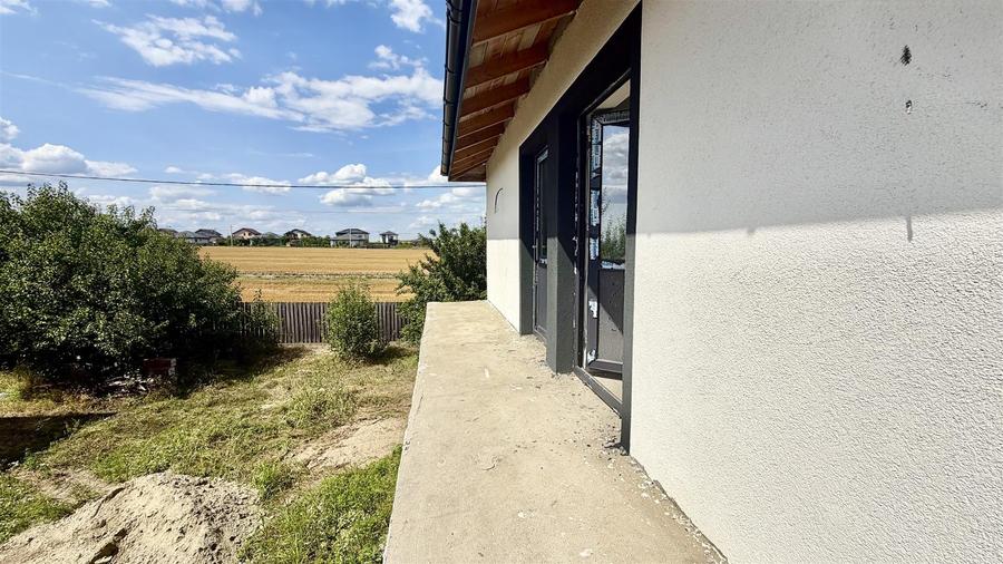 Casă cu 4 camere cu Teren 450 Mp în Aroneanu