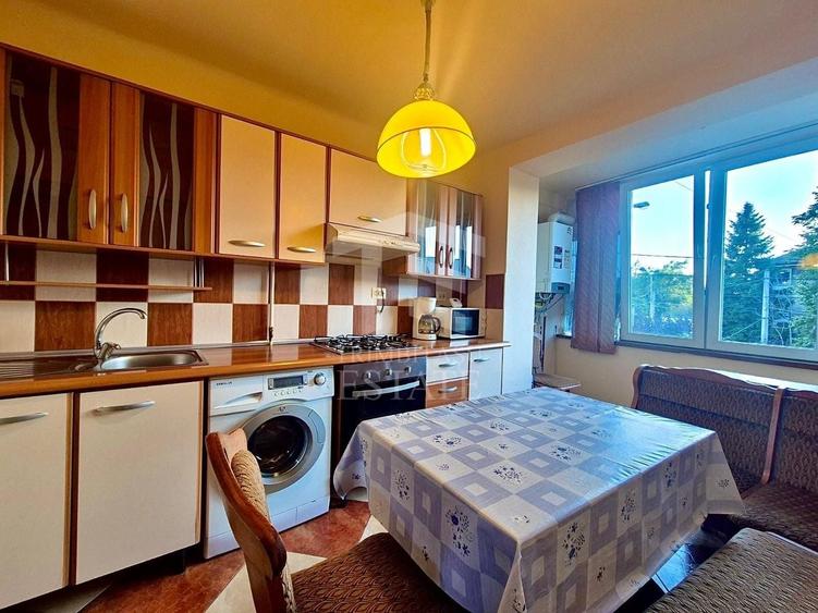Apartament cu 3 camere semidecomandat în Complex Studențesc