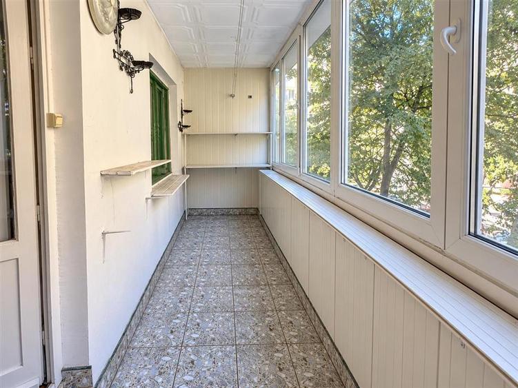 Apartament cu 4 camere decomandat, mobilat în Vasile Aaron