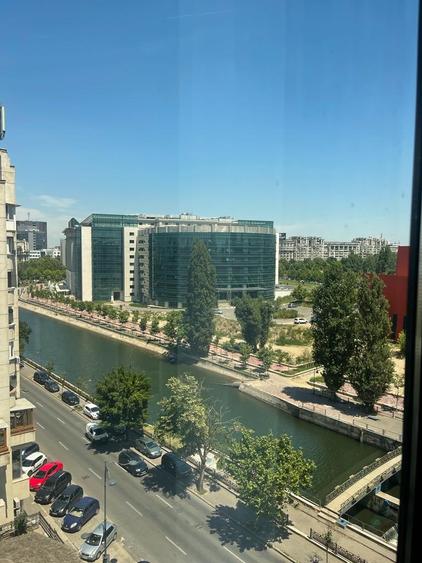 Birou, de 600 mp, în Unirii