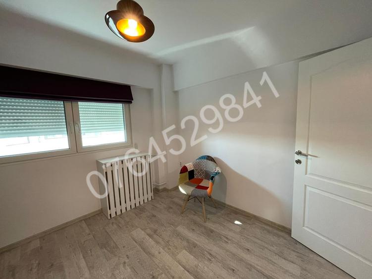 Apartament cu 3 camere semidecomandat în Iancului