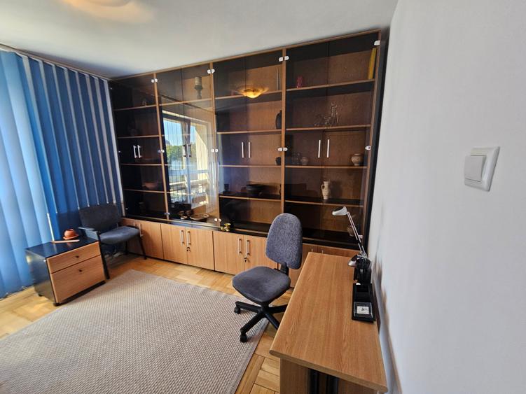 Apartament cu 3 camere decomandat în Piața Unirii