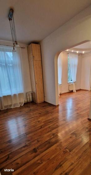 Vanzare apartament trei camere transformate in doua vila Armeneasca - 10