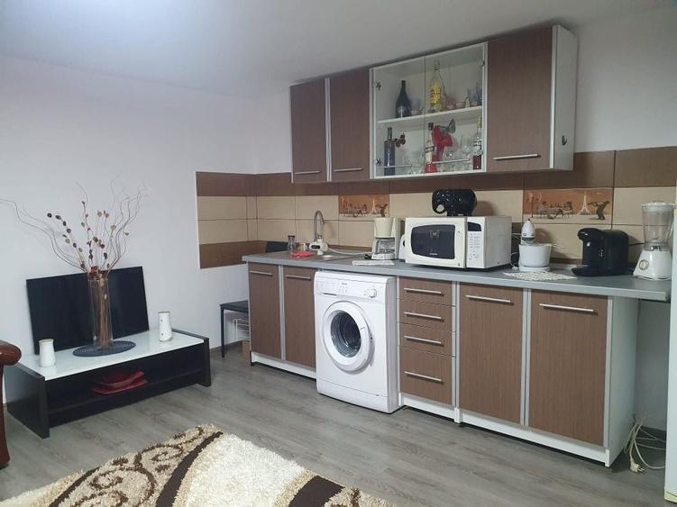 Casă cu 3 camere cu Teren 1800 Mp în Ion Ghica