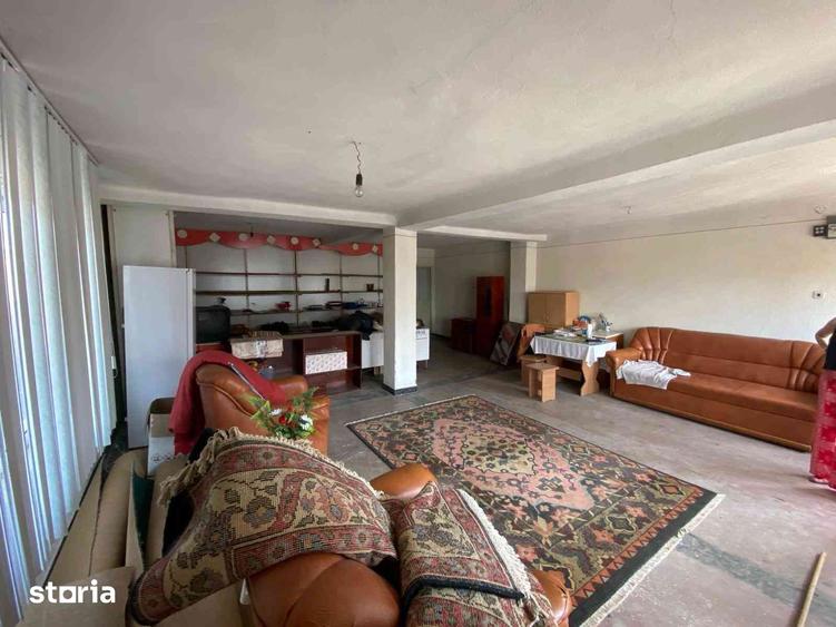 Casă cu 5 camere cu Teren 660 Mp în Central